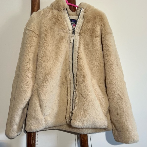 Patagonia Other - Patagonia Girls Lunar Frost Jacket Onyx White Medium